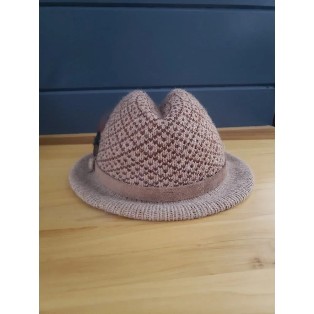 Vintage Pink and Tan Houndstooth Hat with Feather - Picture 4 of 7